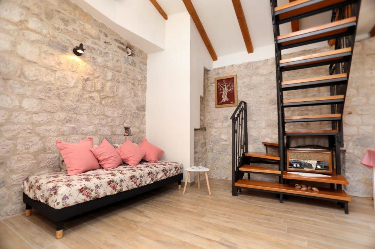 Studio Apartman Mihaella Kaštela エクステリア 写真